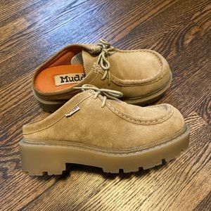 Mudd platform slip on clogs 7.5